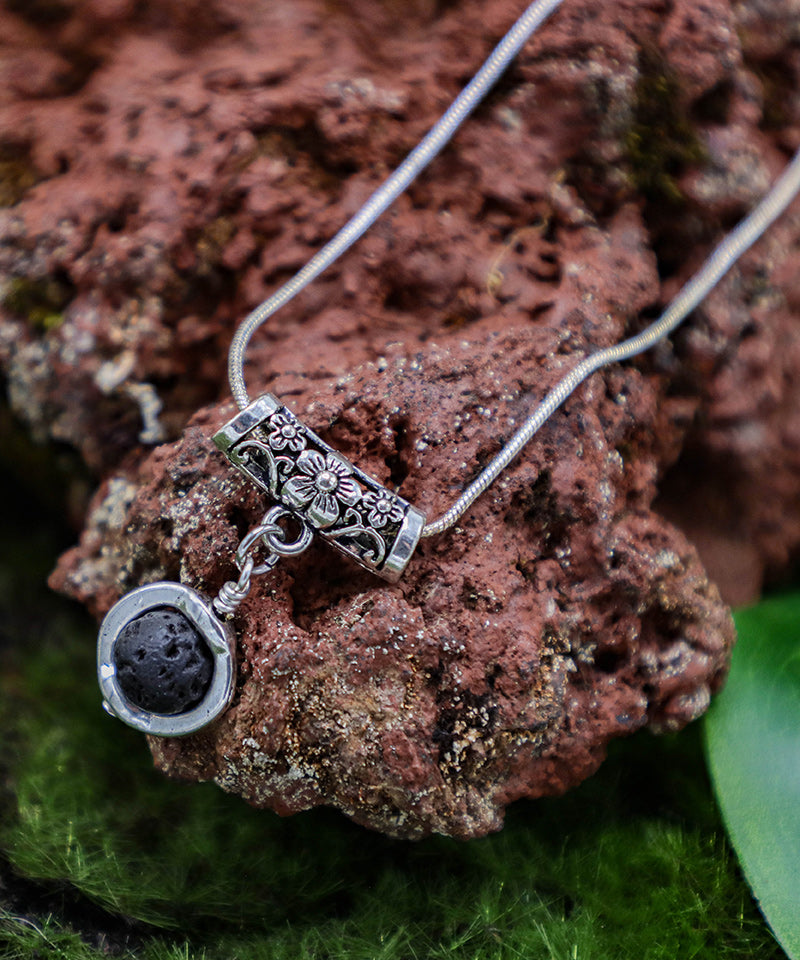 Iceland Lava Rock Necklace - Jewelry – 100% Made in Iceland – World Chic