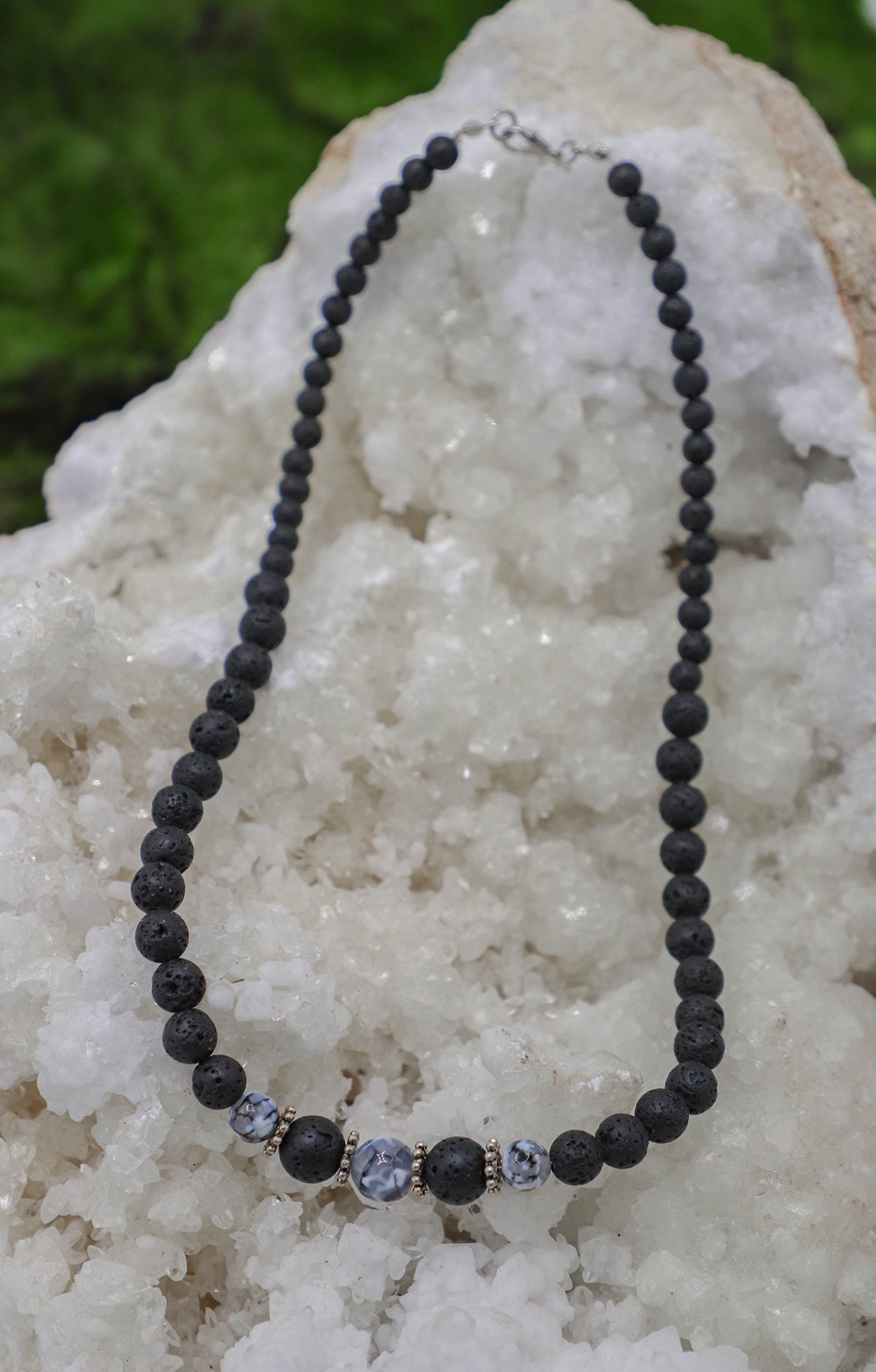 Agate and Lava Rock Necklace - Iceland Lava Rock Jewelry – 100% Made in Iceland – World Chic