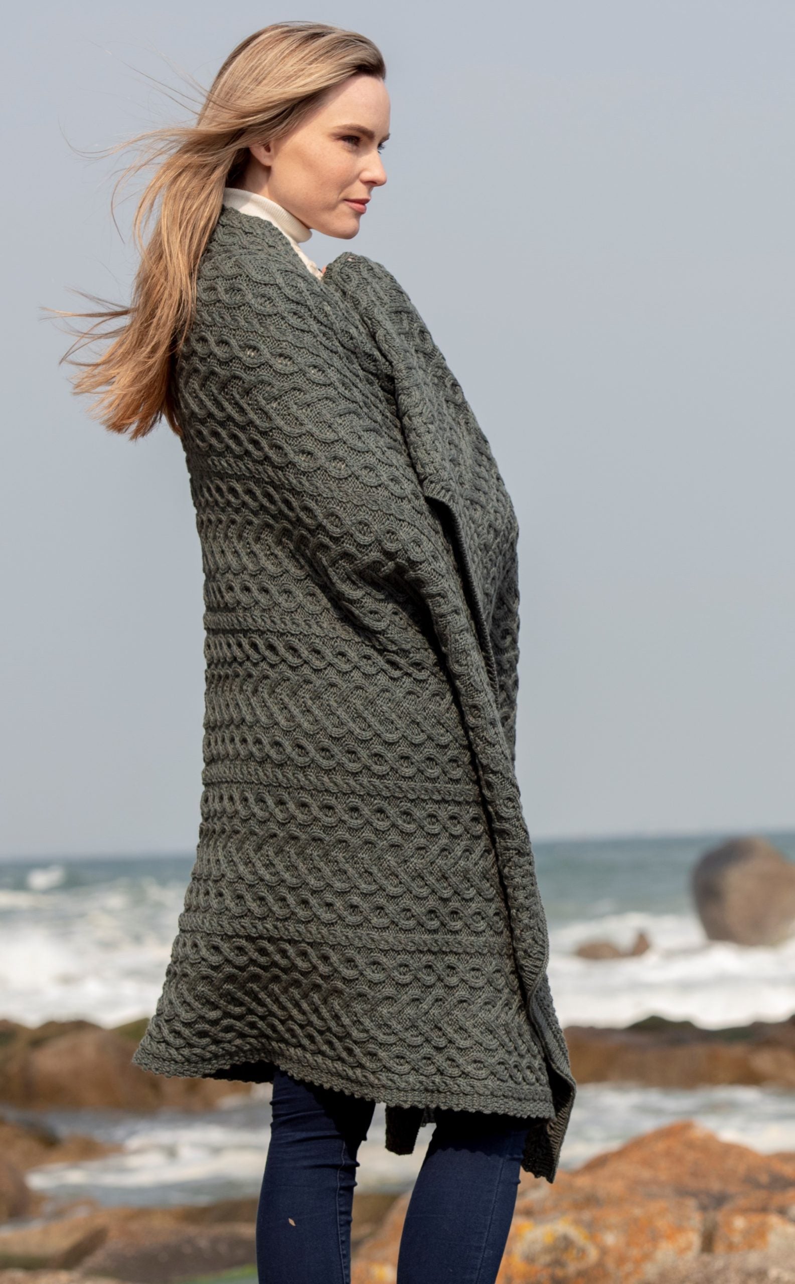 Irish Knit Blankets made of Soft Merino Wool – 100% made in Ireland – World Chic