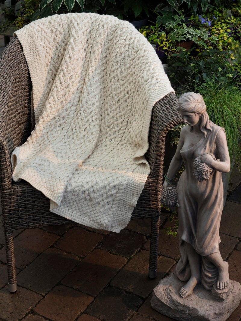 Irish Knit Blankets made of Soft Merino Wool – 100% made in Ireland – World Chic